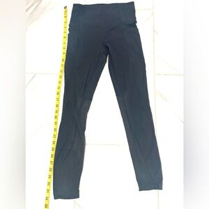 lululemon athletica Lace Legging High Rise inseam 25” -Size 2